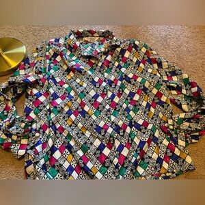 Beautiful vintage womens shirt.